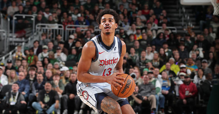 金年会官网首页-全明星赛赛程吃紧，密尔沃基雄鹿赛后回应争议，媒体盛赞，数据趋势出现新变化的简单介绍