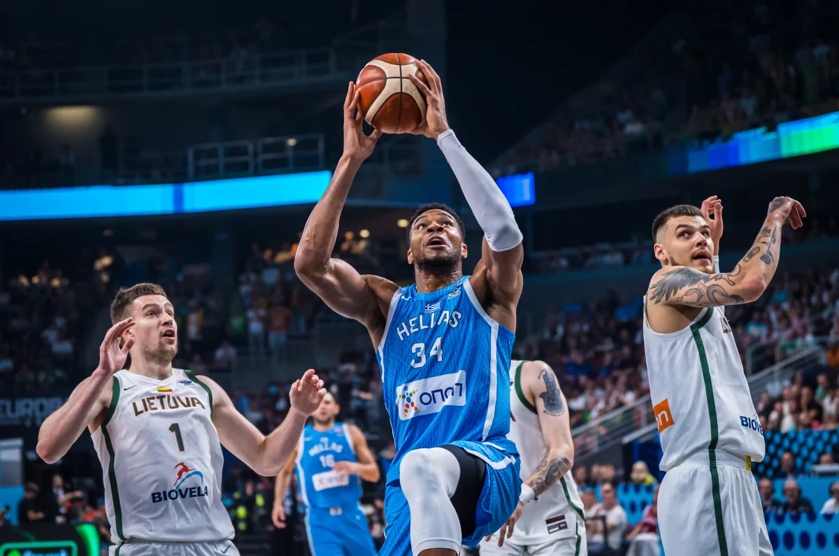 包含赛地聚焦：CBA季后赛今晨热度飙升；阿斯顿维拉扳平良机；赛场秩序良好；赛季目标并未改变的词条