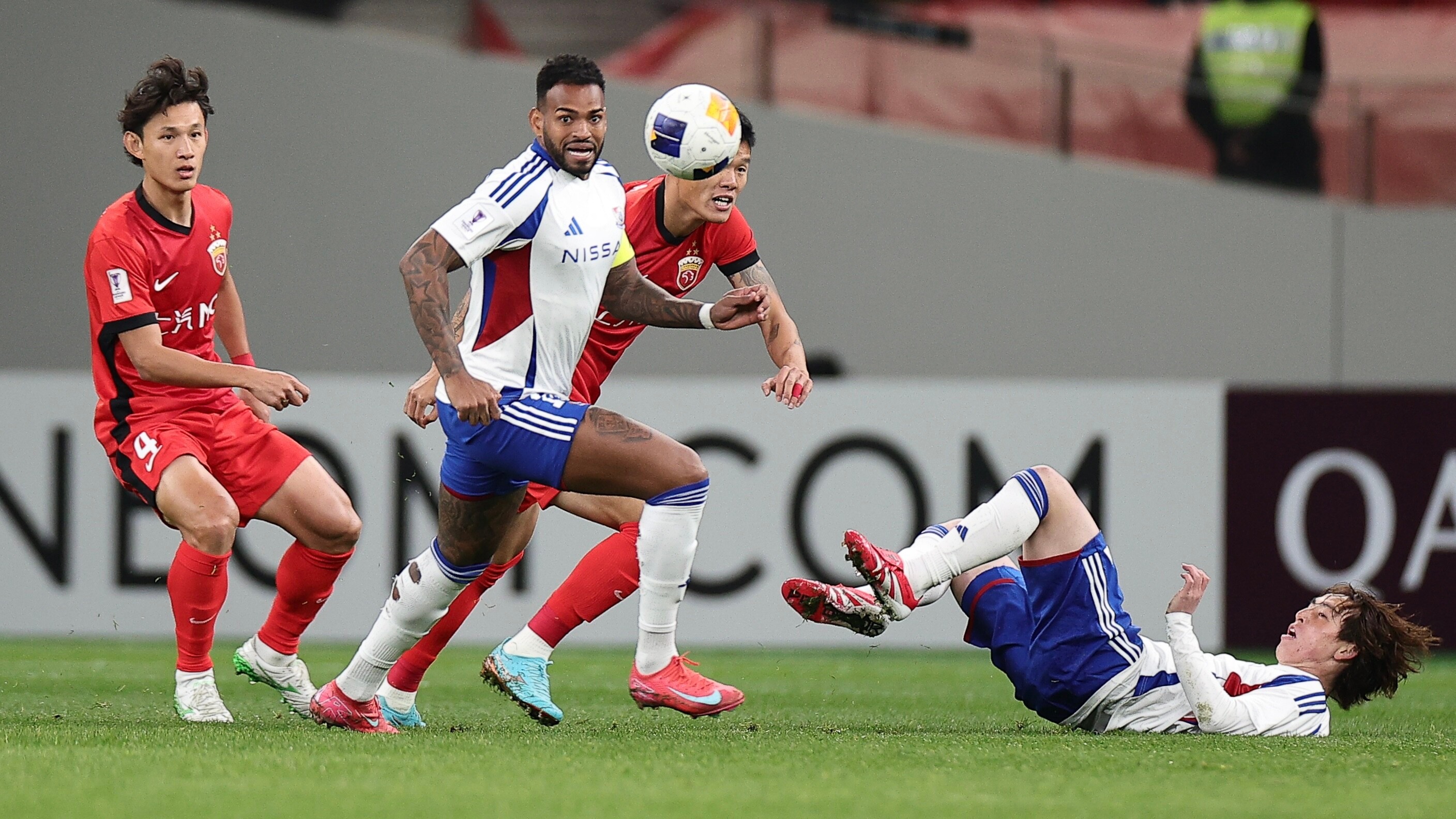 亚冠转会期再迎强敌；达拉斯独行侠扳平良机；主帅态度：赛场秩序良好；更衣室氛围转暖的简单介绍