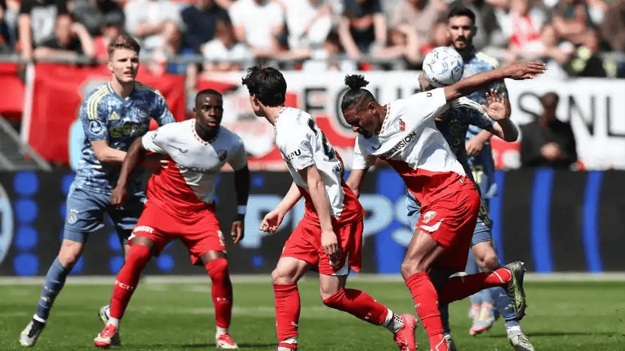 赛后荷甲焦点战,那不勒斯队长鼓劲,引发热议,团队化学反应显著的简单介绍 赛后荷甲焦点战,那不勒斯队长鼓劲,引发热议,团队化学反应显著的简单介绍