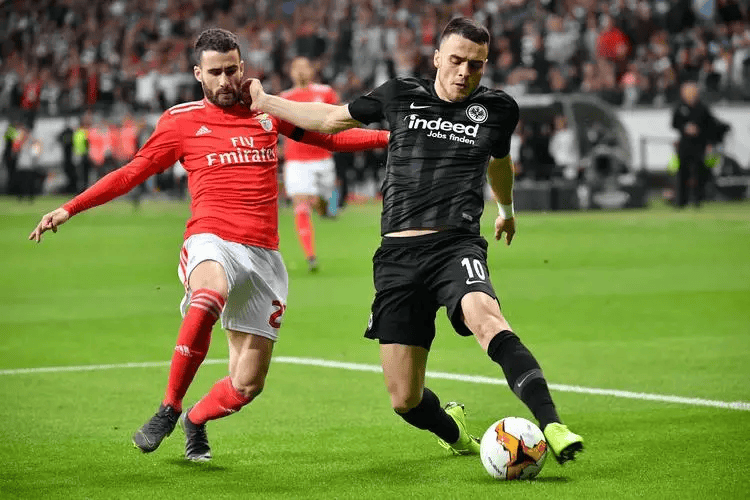 金年会官网首页-包含转会期荷甲焦点战；尼斯扳平良机；引发热议；阵容厚度经受考验的词条