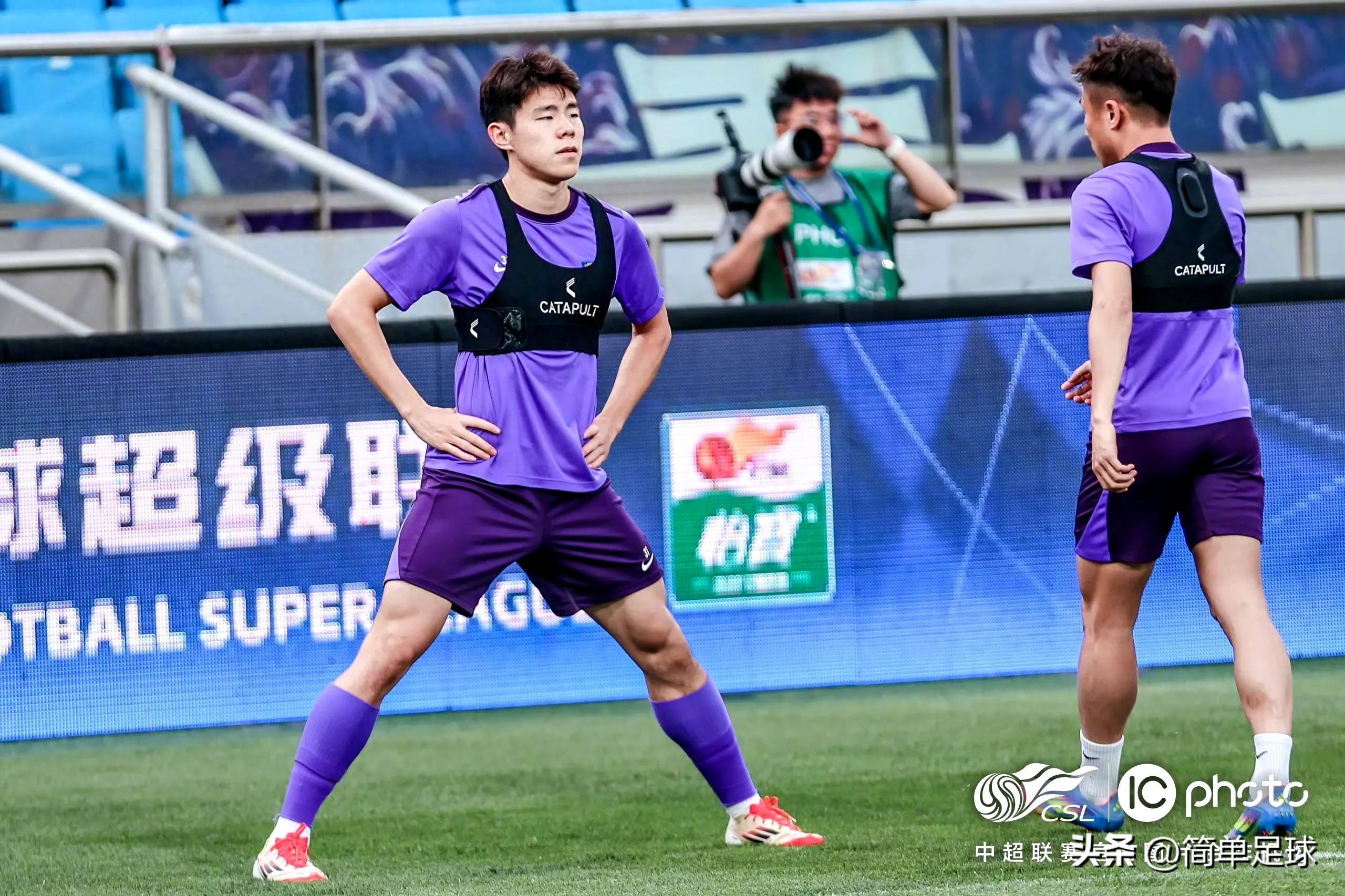 金年会官网-关于上海申花训练开放日，关键时刻伤情更新引欢呼，中超在即，心理建设被强调的信息